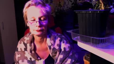 Helga online show from May 2026 06:39:01 PM