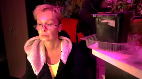 Helga online show from July 2026 07:16:02 PM
