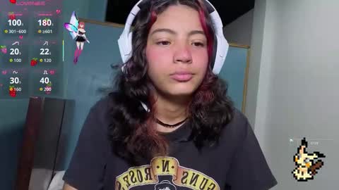 Snapshot of helia_n_amy chatting on October 2025 08:08:02 PM Helia Transfem and Amy online show from October 2025 08:08:02 PM