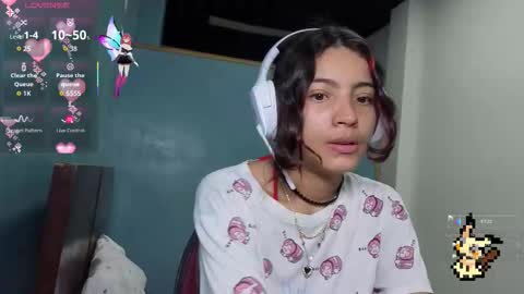 Snapshot of helia_n_amy chatting on October 2025 11:14:01 PM Helia Transfem and Amy online show from October 2025 11:14:01 PM