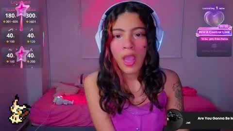 Snapshot of helia_n_amy chatting on December 2025 08:08:01 AM Helia Transfem and Amy online show from December 2025 08:08:01 AM