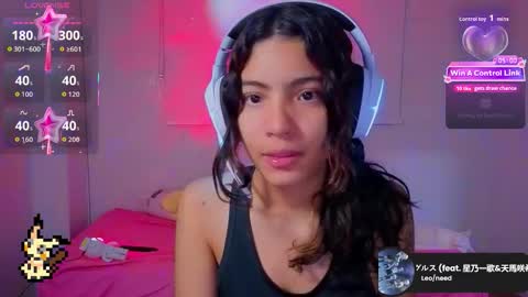 Snapshot of helia_n_amy chatting on December 2025 01:33:02 AM Helia Transfem and Amy online show from December 2025 01:33:02 AM