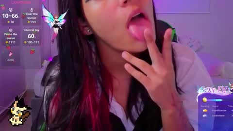 Snapshot of helia_n_amy chatting on March 2026 04:31:01 AM Helia Transfem and Amy online show from March 2026 04:31:01 AM