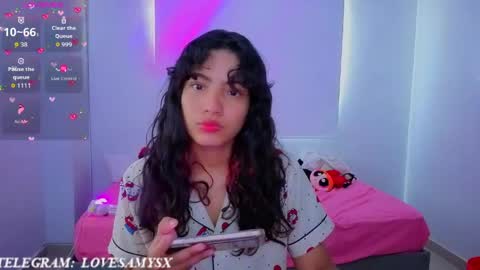 Snapshot of helia_n_amy chatting on May 2026 01:27:01 PM Helia Transfem and Amy online show from May 2026 01:27:01 PM