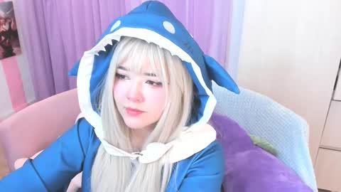 Laura online show from October 2025 04:09:02 AM