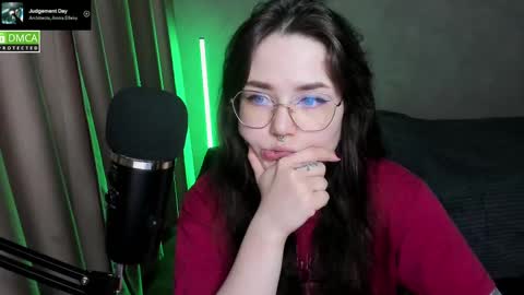 Red online show from March 2025 06:43:01 PM