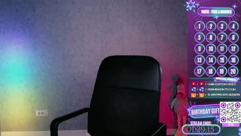 Snapshot of hell_on_heels_ chatting on May 2026 08:15:01 PM - show loyalty and subscribe - online show from May 2026 08:15:01 PM