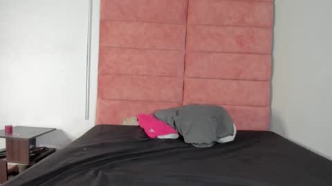 Snapshot of hellanddante_ chatting on October 2025 12:39:02 AM H E L L AND D A N T E online show from October 2025 12:39:02 AM