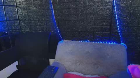 Snapshot of hellanddante_ chatting on November 2025 11:48:01 PM H E L L AND D A N T E online show from November 2025 11:48:01 PM