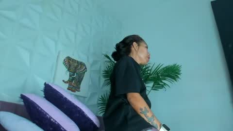 hellen     online show from May 2026 07:09:02 PM
