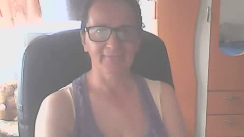 hellenmarie online show from July 2026 06:15:01 AM