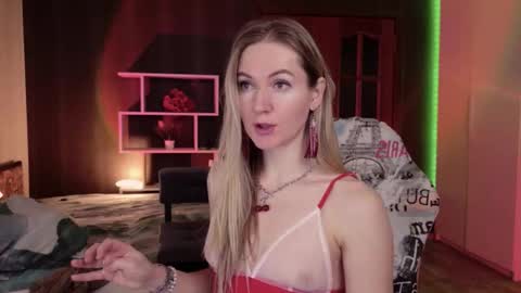Alisia  Monday to Friday from 10 am to 4 pm GMT 2 online show from November 2025 08:14:02 AM