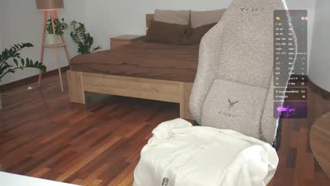 Taya online show from September 2025 07:06:02 PM