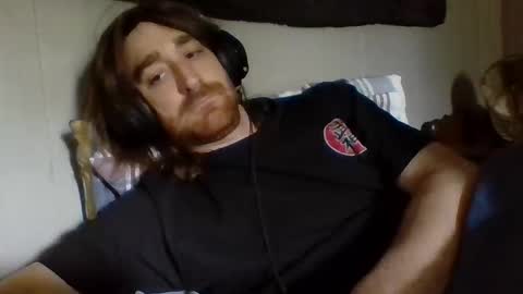 Snapshot of hellothereimcoolyo chatting on April 2026 07:44:02 PM longhairbeardedguy online show from April 2026 07:44:02 PM