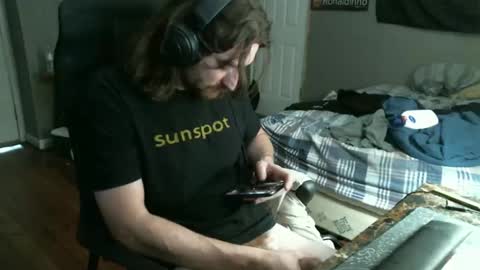 Snapshot of hellothereimcoolyo chatting on April 2026 11:27:02 PM longhairbeardedguy online show from April 2026 11:27:02 PM