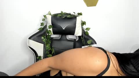 Snapshot of heluehorny13 chatting on January 2025 09:55:02 AM heluehorny13 online show from January 2025 09:55:02 AM