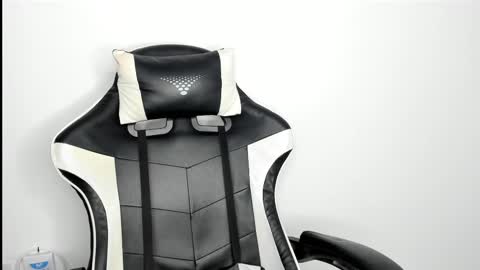 Snapshot of heluehorny13 chatting on February 2025 07:13:01 AM heluehorny13 online show from February 2025 07:13:01 AM