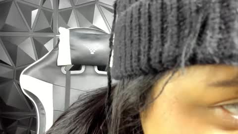 Snapshot of heluehorny13 chatting on February 2025 03:35:01 AM heluehorny13 online show from February 2025 03:35:01 AM