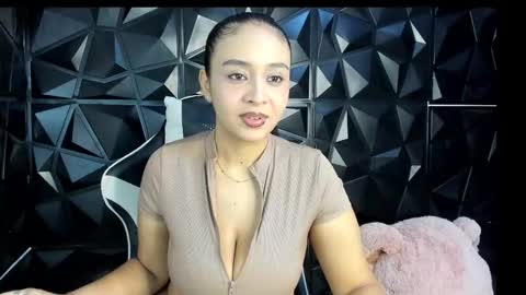 Snapshot of heluehorny13 chatting on January 2026 04:42:02 PM heluehorny13 online show from January 2026 04:42:02 PM