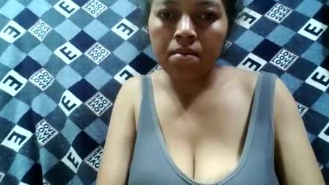 Snapshot of henitsaldy chatting on September 2025 02:38:02 PM henitsaldy online show from September 2025 02:38:02 PM