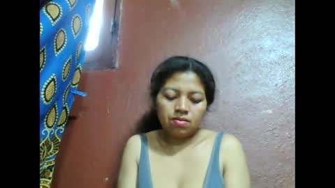 Snapshot of henitsaldy chatting on September 2025 06:39:01 AM henitsaldy online show from September 2025 06:39:01 AM