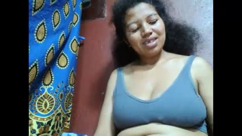 Snapshot of henitsaldy chatting on October 2025 05:55:01 PM henitsaldy online show from October 2025 05:55:01 PM