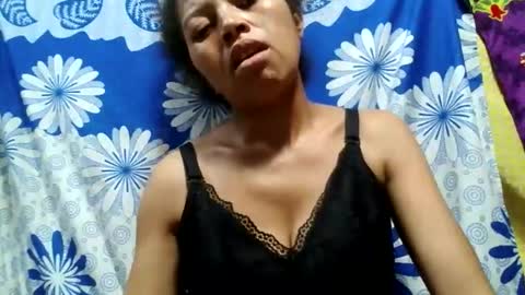 Snapshot of henitsaldy chatting on February 2026 05:49:02 PM henitsaldy online show from February 2026 05:49:02 PM