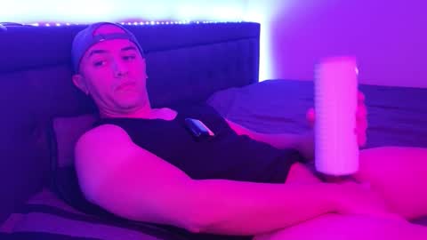 HENNIDRIP online show from November 2025 04:29:01 PM