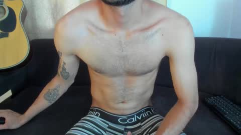 henrik_senn online show from September 2025 08:33:02 PM