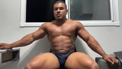 Snapshot of henrimusclee chatting on February 2025 11:36:01 PM Henri online show from February 2025 11:36:01 PM