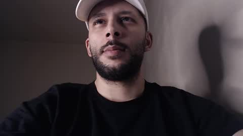 Snapshot of henryaxe chatting on November 2025 02:00:01 AM HenryAxe online show from November 2025 02:00:01 AM