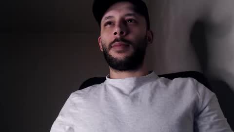 Snapshot of henryaxe chatting on November 2025 09:59:01 AM HenryAxe online show from November 2025 09:59:01 AM