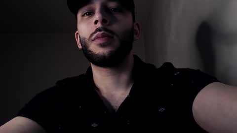 Snapshot of henryaxe chatting on November 2025 09:48:02 AM HenryAxe online show from November 2025 09:48:02 AM