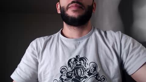 Snapshot of henryaxe chatting on November 2025 06:10:01 PM HenryAxe online show from November 2025 06:10:01 PM