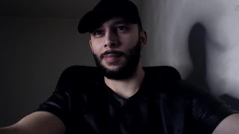 Snapshot of henryaxe chatting on November 2025 09:40:01 PM HenryAxe online show from November 2025 09:40:01 PM