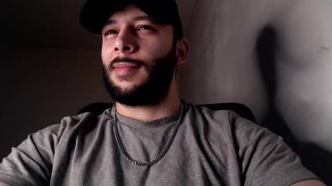 Snapshot of henryaxe chatting on December 2025 02:11:01 PM HenryAxe online show from December 2025 02:11:01 PM