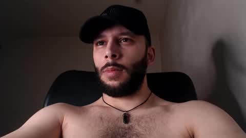 Snapshot of henryaxe chatting on December 2025 02:17:02 AM HenryAxe online show from December 2025 02:17:02 AM