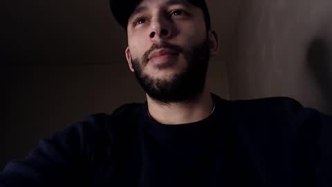 Snapshot of henryaxe chatting on December 2025 01:57:02 AM HenryAxe online show from December 2025 01:57:02 AM