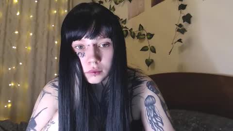 Snapshot of herbal_helpmepls chatting on December 2024 09:44:01 PM dirty Diana online show from December 2024 09:44:01 PM