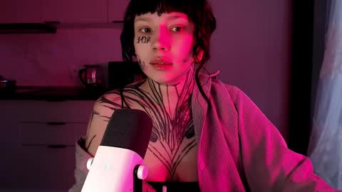 Snapshot of herbal_helpmepls chatting on February 2025 01:11:02 PM dirty Diana online show from February 2025 01:11:02 PM