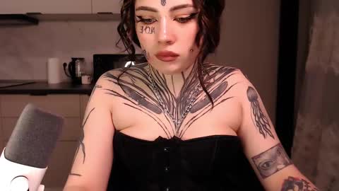 Snapshot of herbal_helpmepls chatting on February 2025 06:21:01 PM dirty Diana online show from February 2025 06:21:01 PM