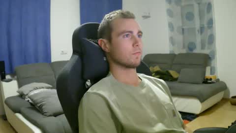 John Pearl online show from December 2025 07:10:02 PM