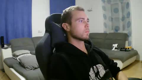 John Pearl online show from December 2025 07:10:01 PM