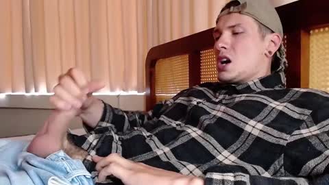 Snapshot of hercules__ chatting on January 2025 01:00:01 AM Gregblonde Alextattoo online show from January 2025 01:00:01 AM