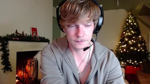 Snapshot of hercules__ chatting on January 2025 03:03:01 PM Gregblonde Alextattoo online show from January 2025 03:03:01 PM