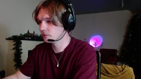 Snapshot of hercules__ chatting on January 2025 02:46:02 PM Gregblonde Alextattoo online show from January 2025 02:46:02 PM