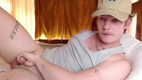 Snapshot of hercules__ chatting on January 2025 06:49:02 AM Gregblonde Alextattoo online show from January 2025 06:49:02 AM