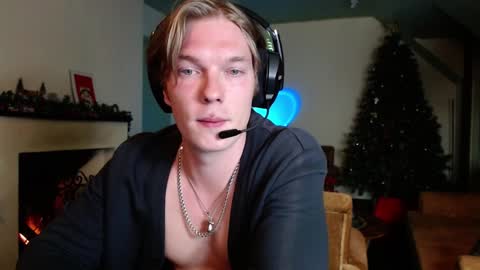 Snapshot of hercules__ chatting on January 2025 02:42:02 PM Gregblonde Alextattoo online show from January 2025 02:42:02 PM