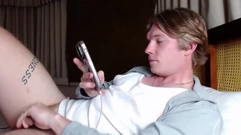 Snapshot of hercules__ chatting on February 2025 02:06:02 PM Gregblonde Alextattoo online show from February 2025 02:06:02 PM