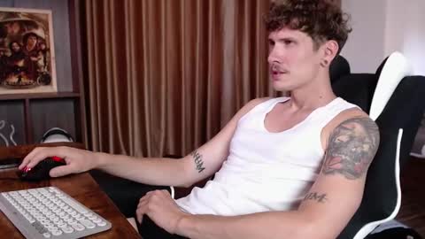 Snapshot of hercules__ chatting on September 2025 03:17:02 AM Gregblonde Alextattoo online show from September 2025 03:17:02 AM